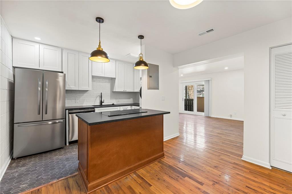 4903 Walnut Street Property Photo 3
