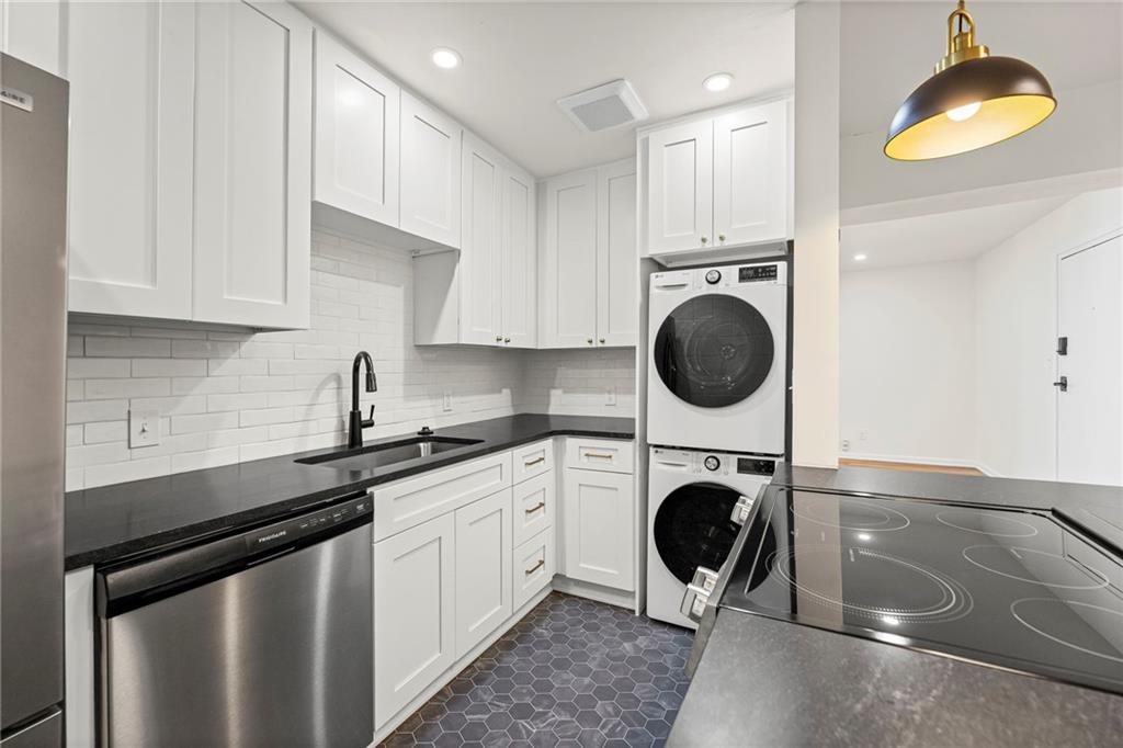4903 Walnut Street Property Photo 5