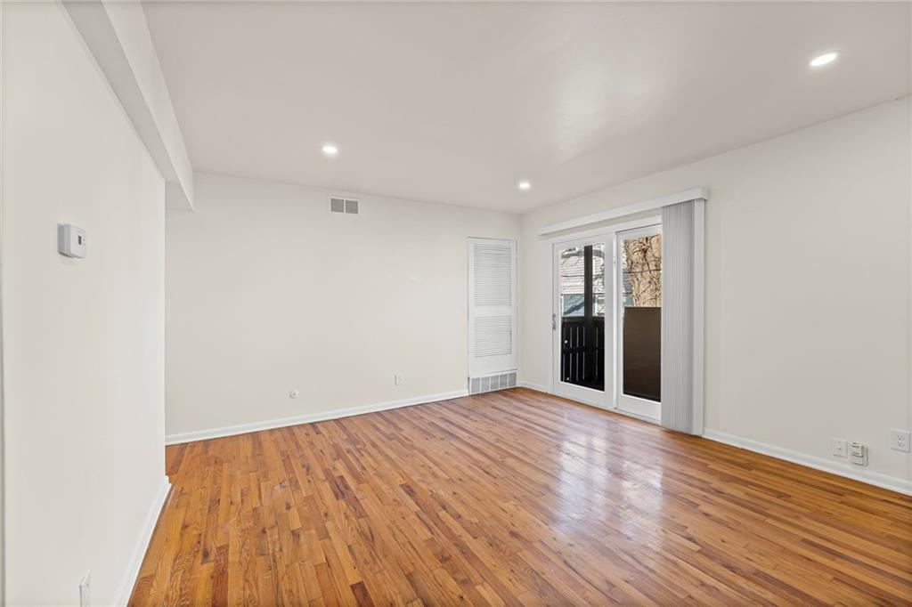 4903 Walnut Street Property Photo 8