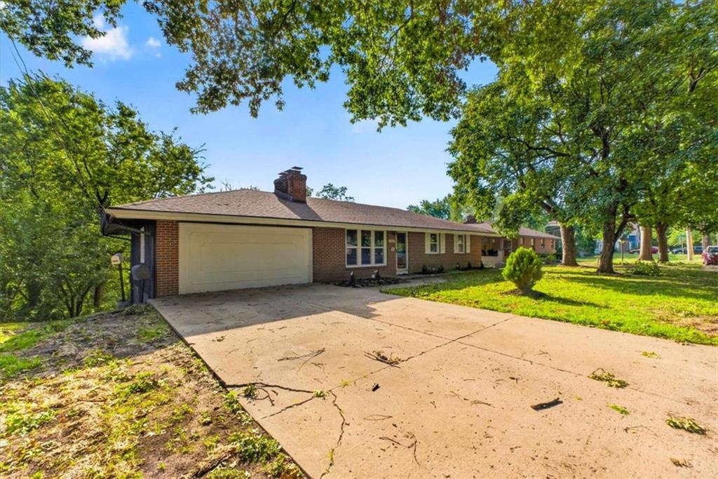 1305 N River Boulevard Property Photo 2