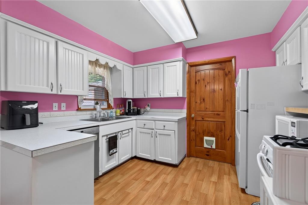 6200 Hedges Avenue Property Photo 8
