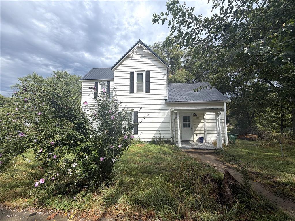 305 Mansur Street Property Photo 1