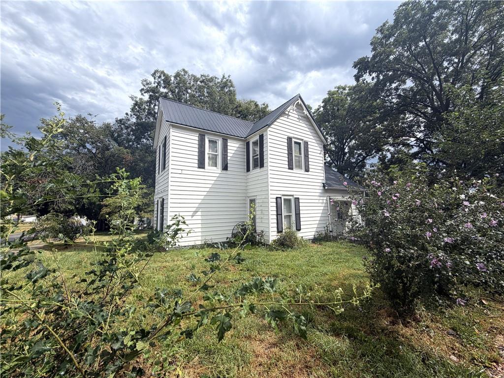 305 Mansur Street Property Photo 2
