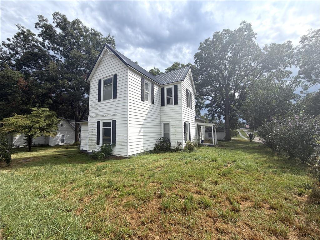 305 Mansur Street Property Photo 3