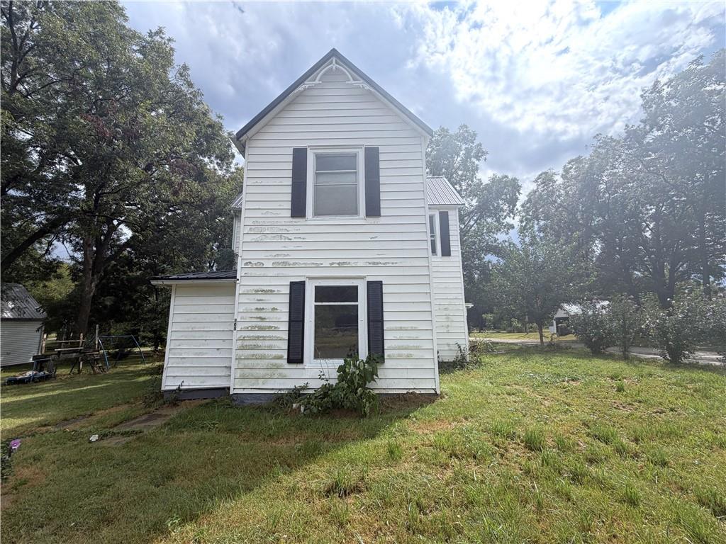 305 Mansur Street Property Photo 4