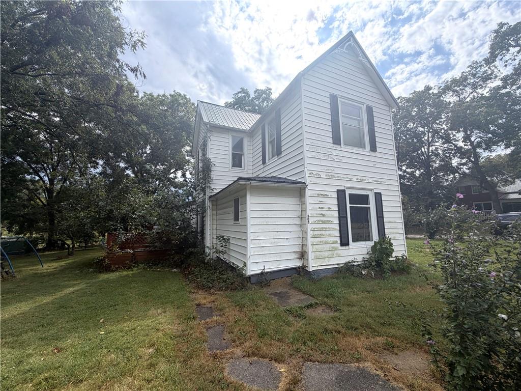 305 Mansur Street Property Photo 5