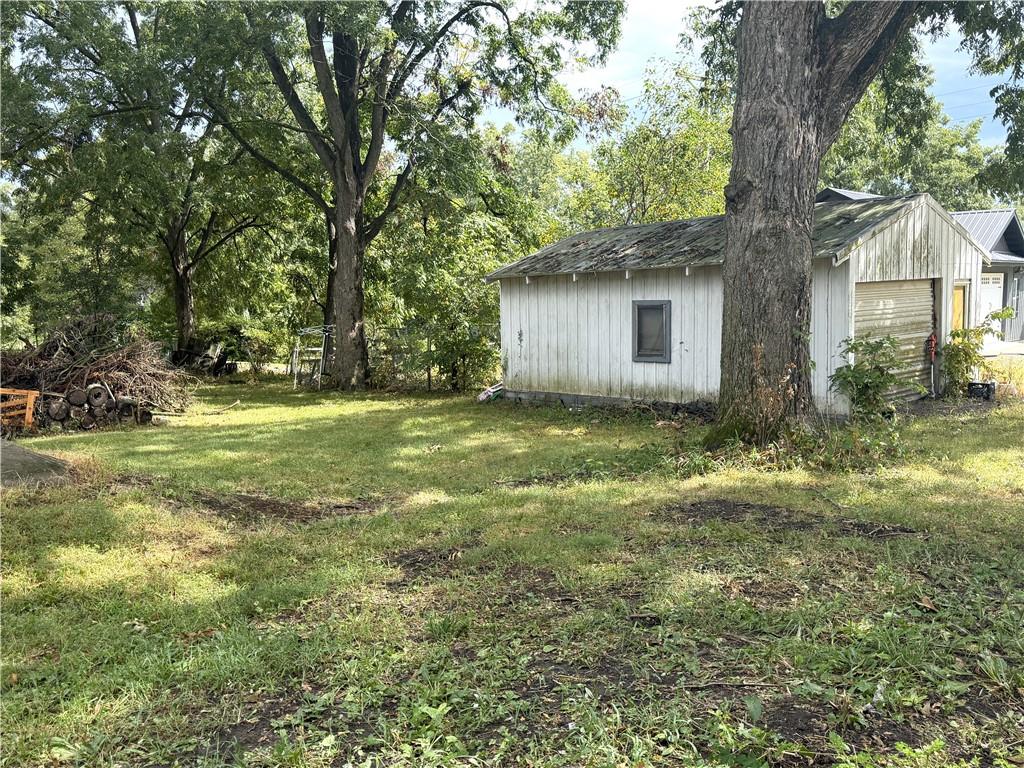 305 Mansur Street Property Photo 6