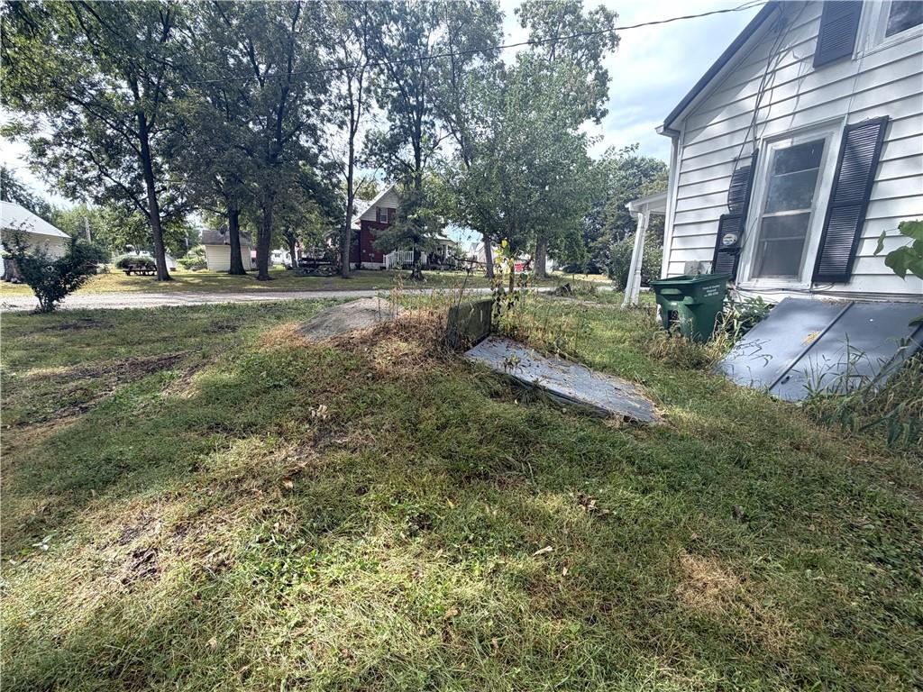 305 Mansur Street Property Photo 9