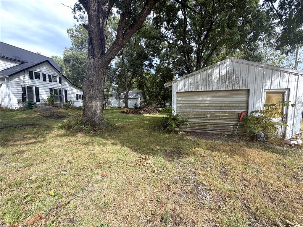 305 Mansur Street Property Photo 10