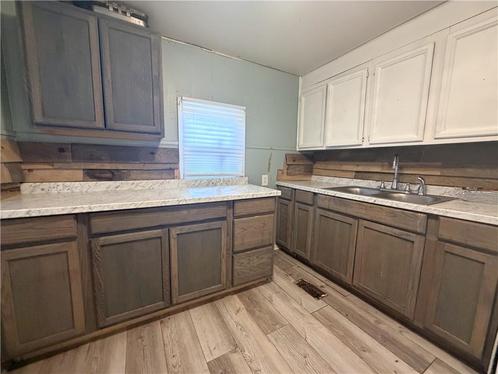 305 Mansur Street Property Photo 17