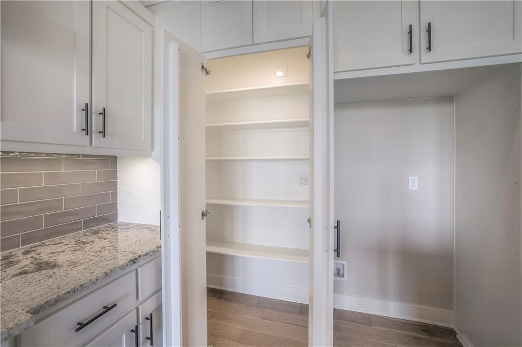 17101 W 168th Place Property Photo 11