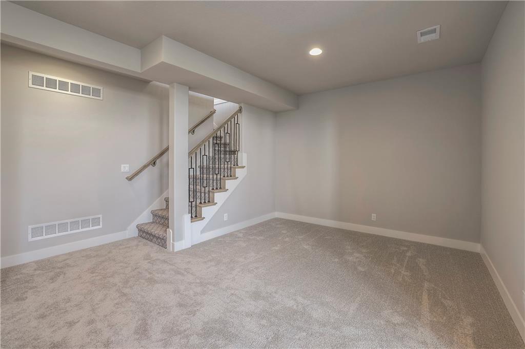 17101 W 168th Place Property Photo 32