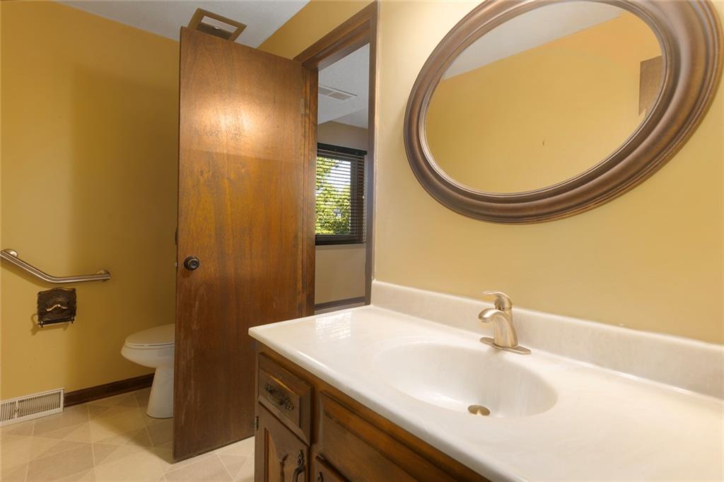 7616 Nw Eastside Drive Property Photo 38