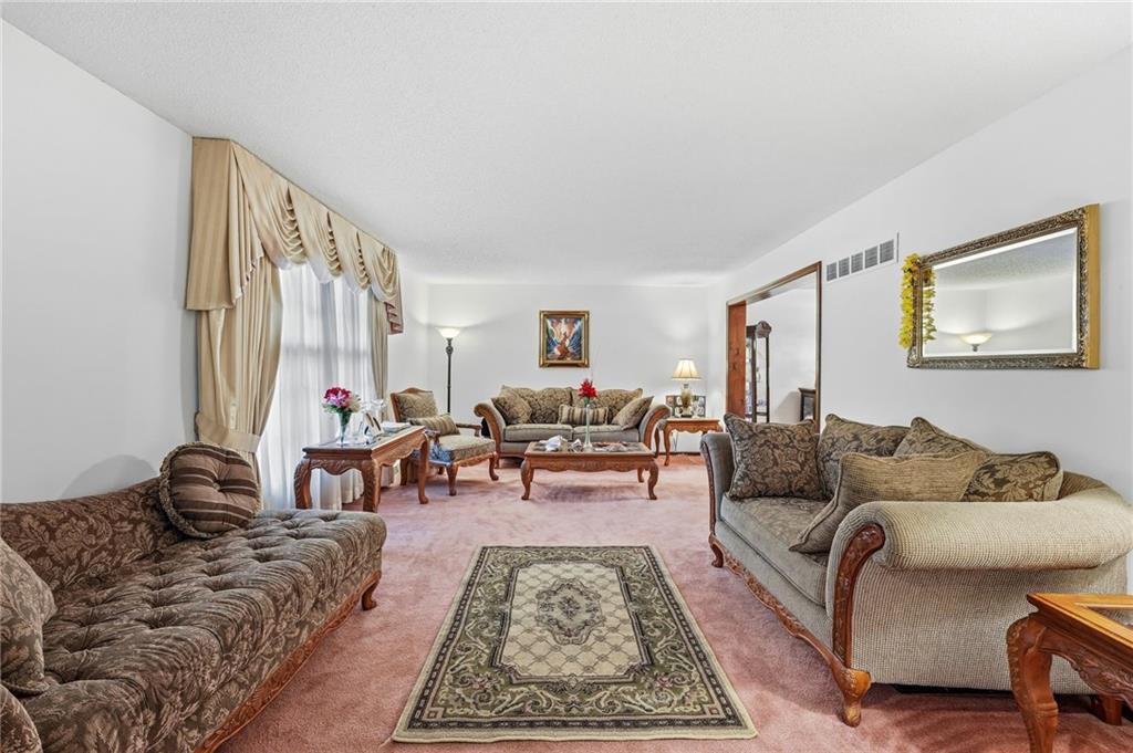 14622 Laquinta Street Property Photo 6