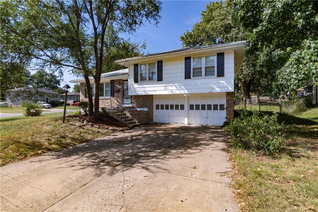 11815 Armitage Drive Property Photo 1