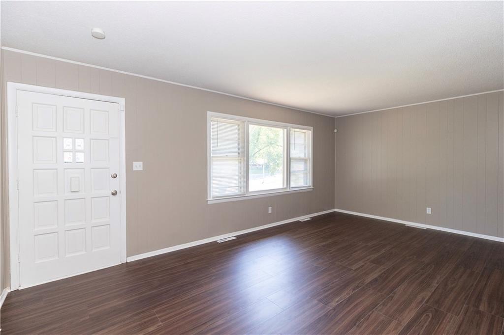 11815 Armitage Drive Property Photo 6
