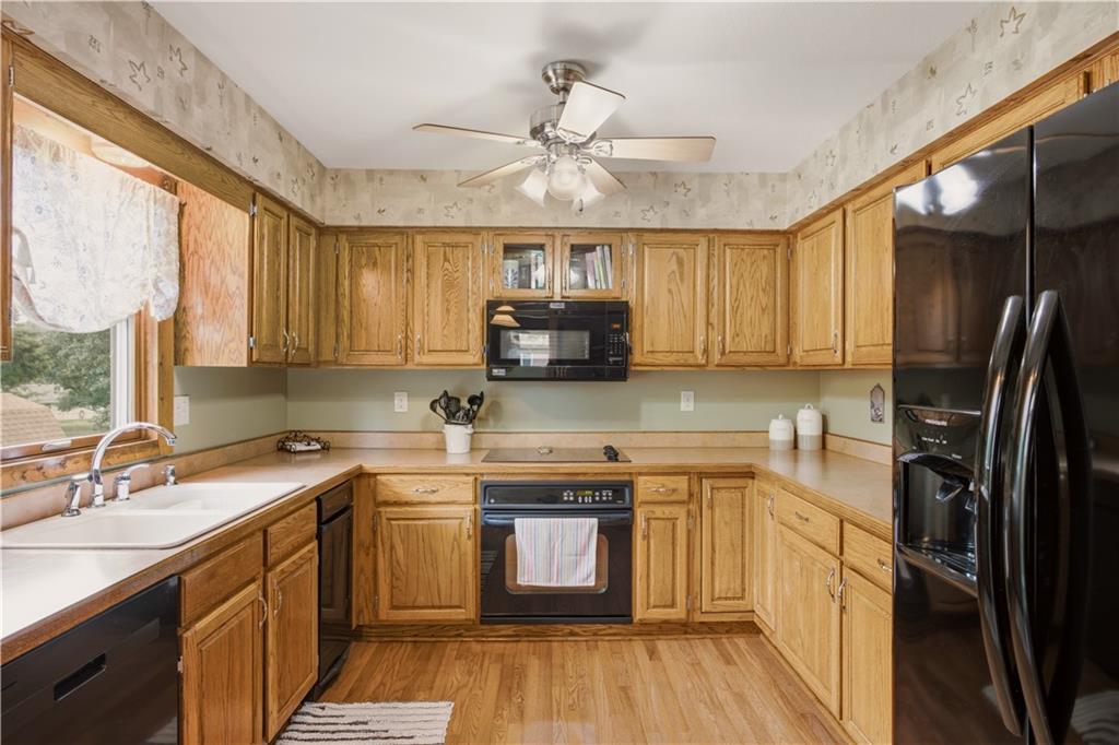 748 S Peculiar Drive Property Photo 11