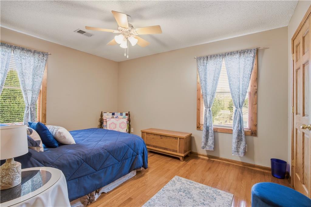 748 S Peculiar Drive Property Photo 26