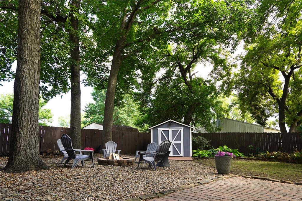 407 Linden Place Property Photo 30