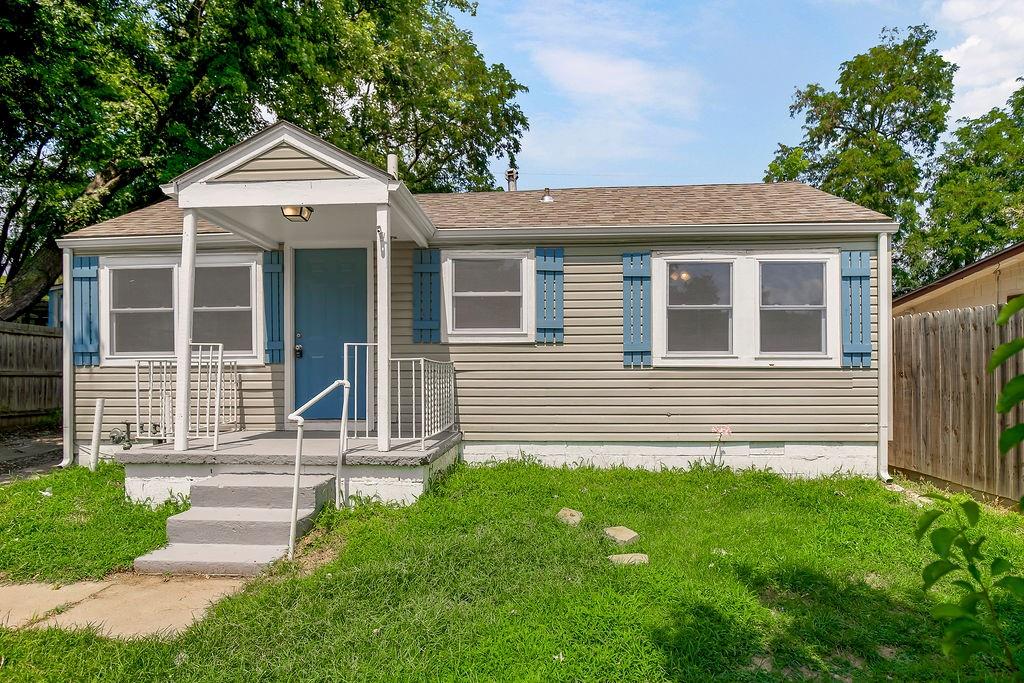 10522 E 6th Street Property Photo 2