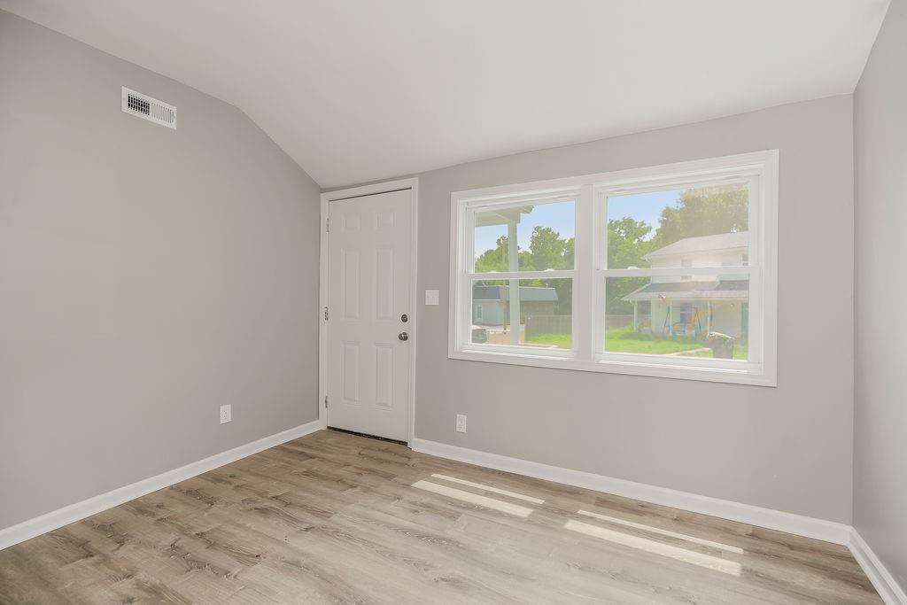 10522 E 6th Street Property Photo 7