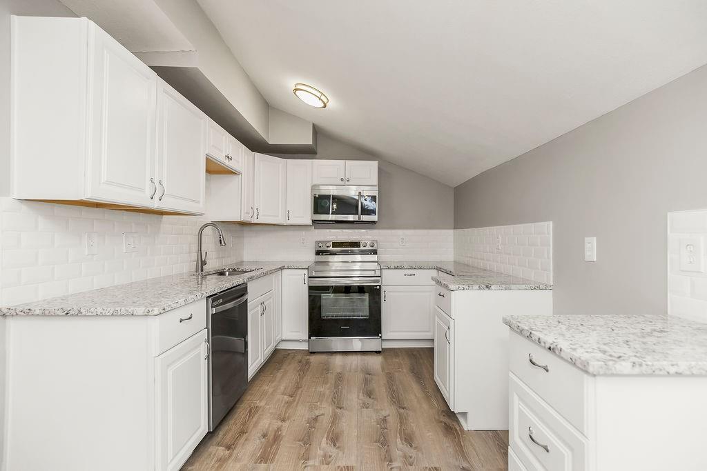 10522 E 6th Street Property Photo 9