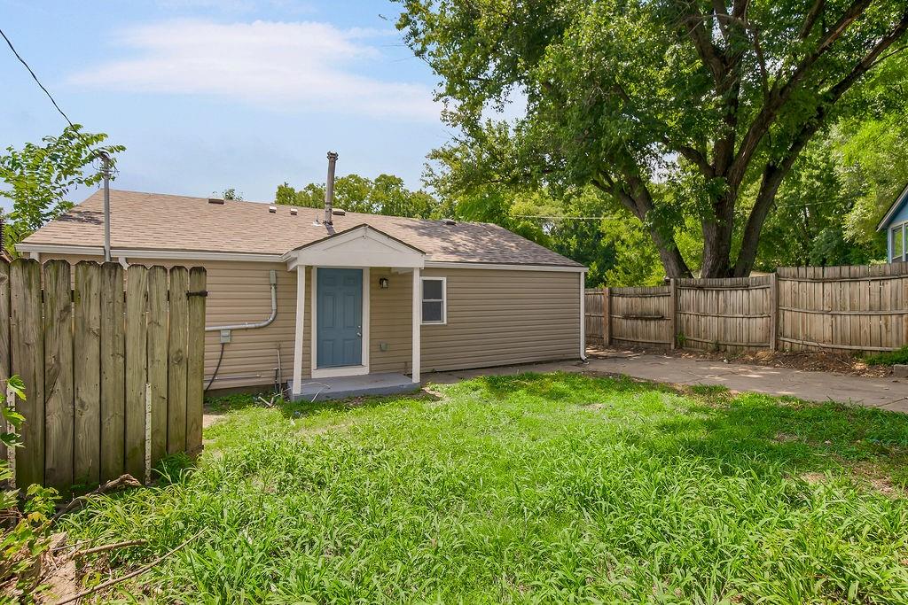 10522 E 6th Street Property Photo 26