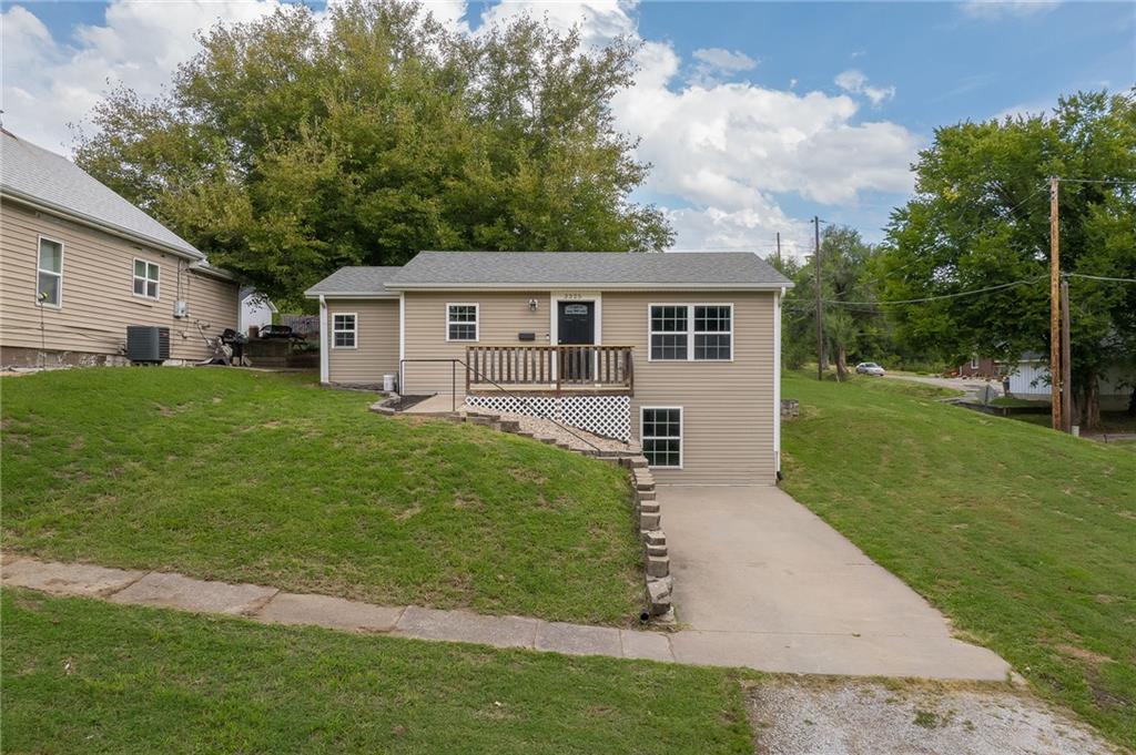 3325 Locust Street Property Photo 2