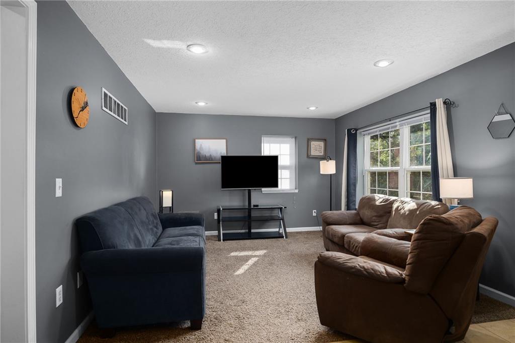 3325 Locust Street Property Photo 4