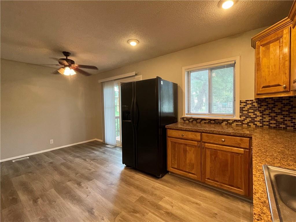 18904 E Arrowhead Drive Property Photo 6