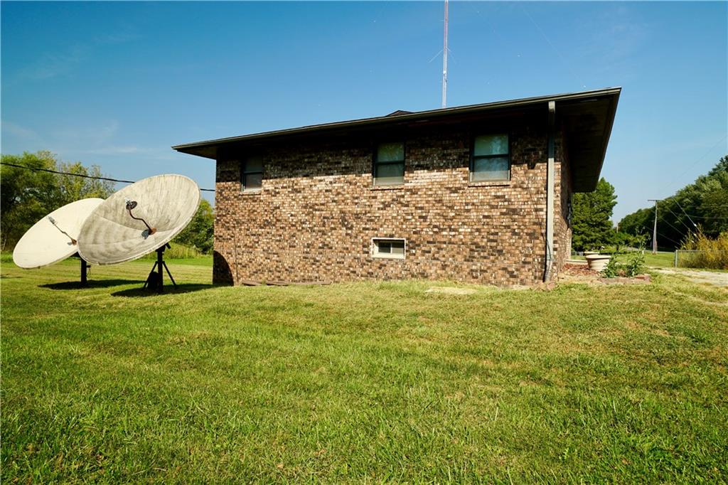 2414 S Leonard Road Property Photo 3