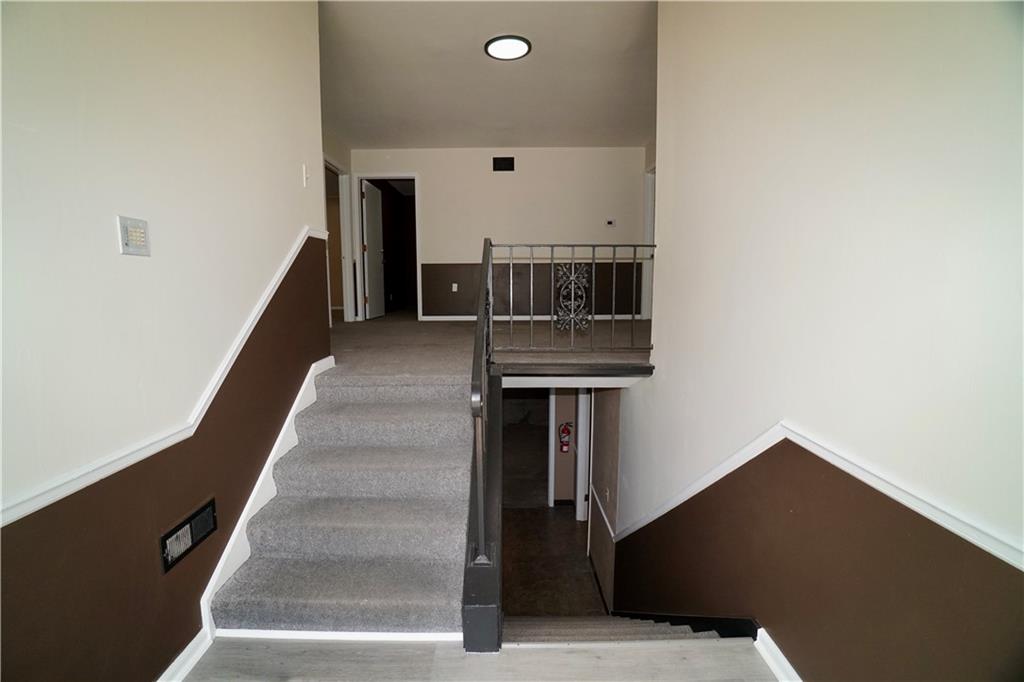 2414 S Leonard Road Property Photo 8