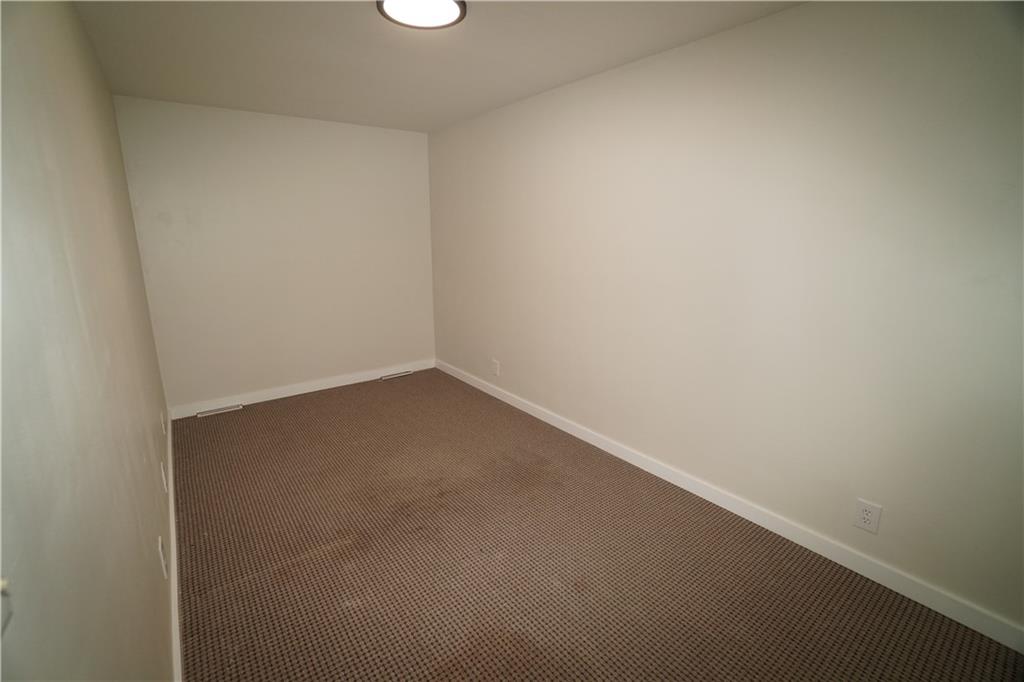 2414 S Leonard Road Property Photo 11