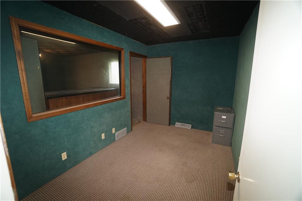2414 S Leonard Road Property Photo 13