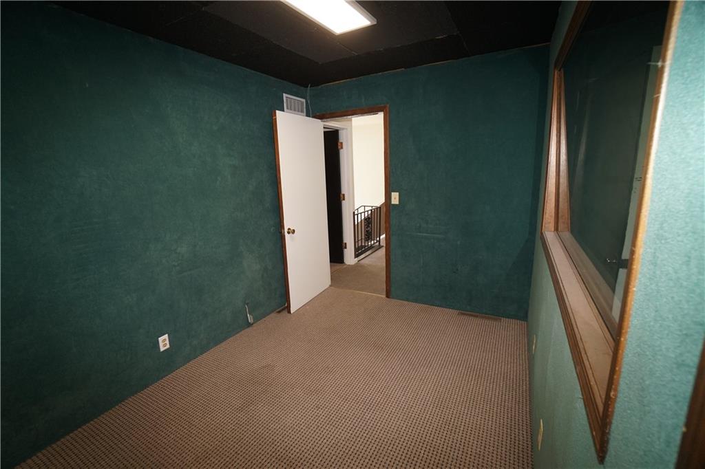 2414 S Leonard Road Property Photo 14