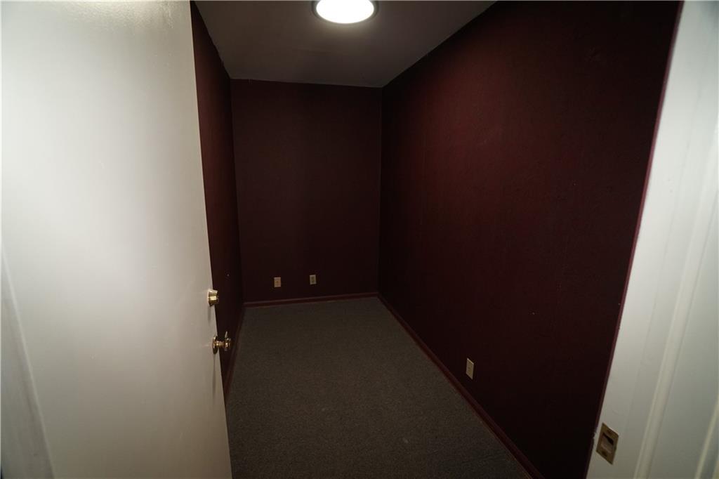2414 S Leonard Road Property Photo 21
