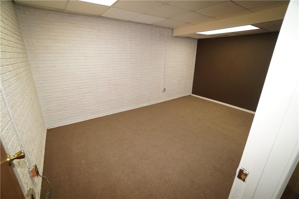 2414 S Leonard Road Property Photo 23