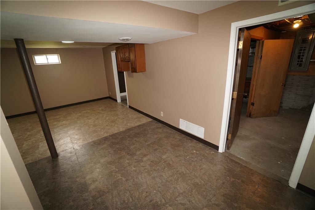 2414 S Leonard Road Property Photo 29