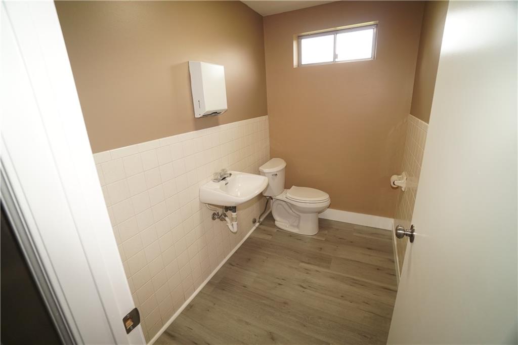 2414 S Leonard Road Property Photo 30
