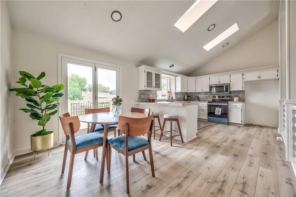 1105 Brookside Place Property Photo 6