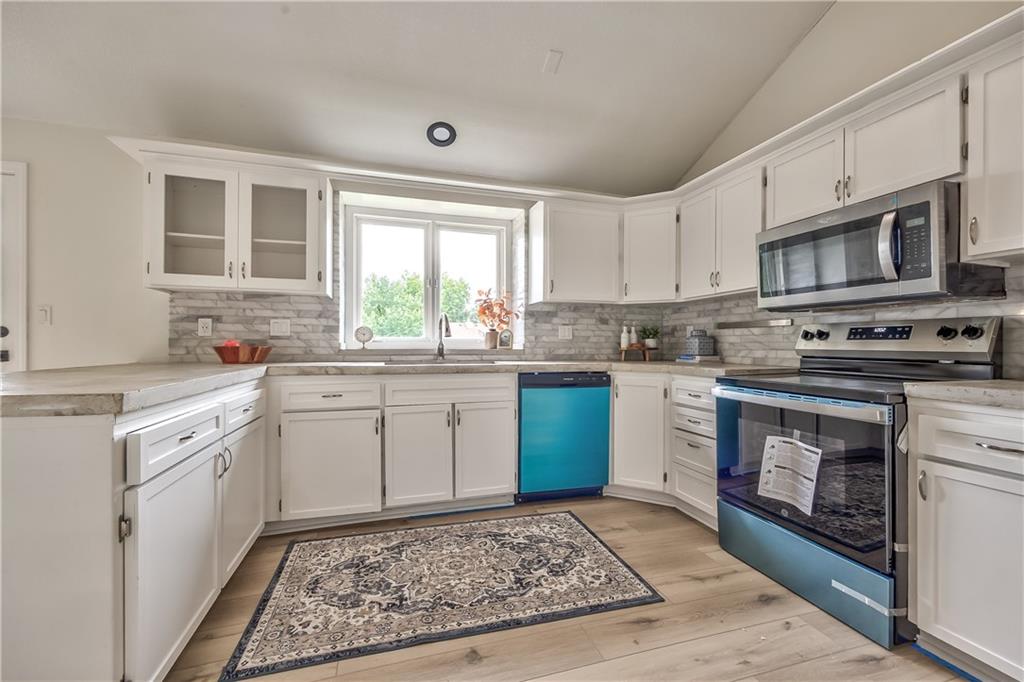 1105 Brookside Place Property Photo 8