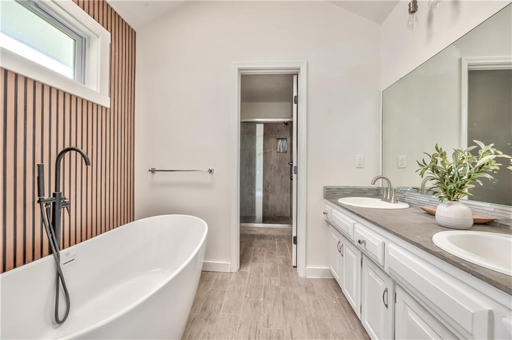 1105 Brookside Place Property Photo 17