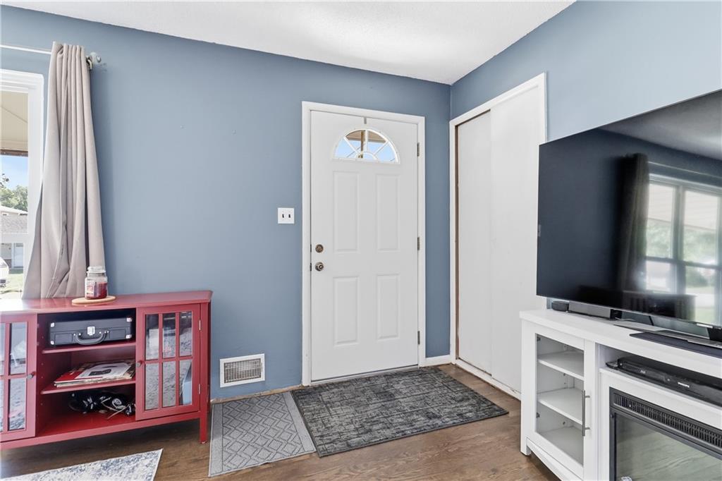 5914 N Park Avenue Property Photo 5