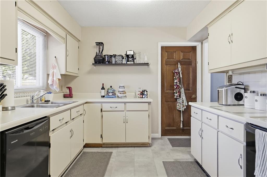 5914 N Park Avenue Property Photo 13