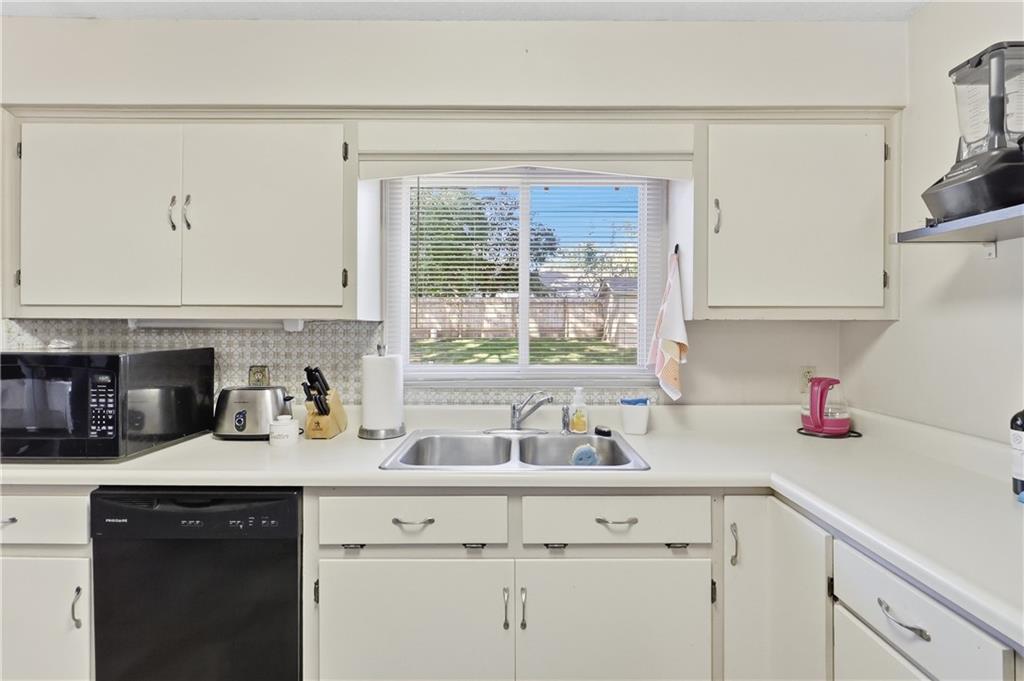5914 N Park Avenue Property Photo 14