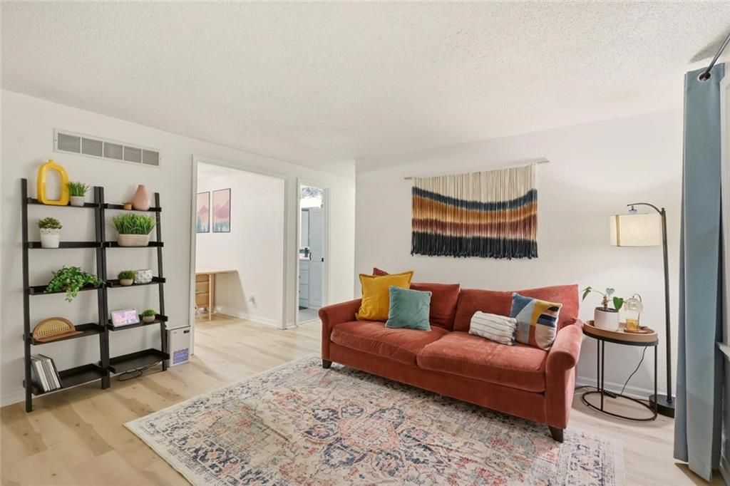 10728 N Walnut Street Property Photo 5