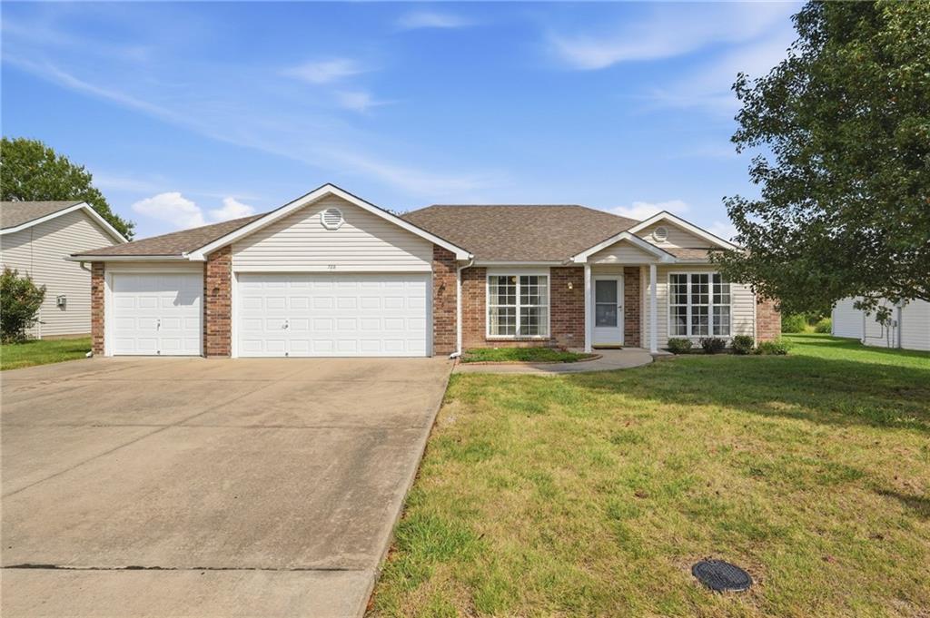728 Country Lane Property Photo 1