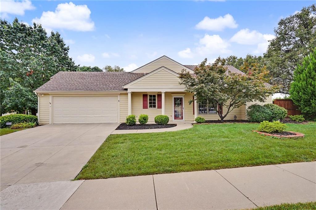 5933 Longleaf Circle Property Photo 1