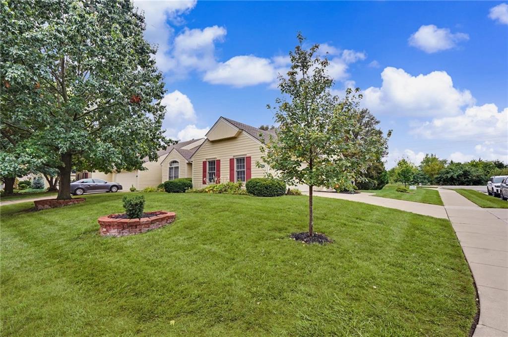 5933 Longleaf Circle Property Photo 2