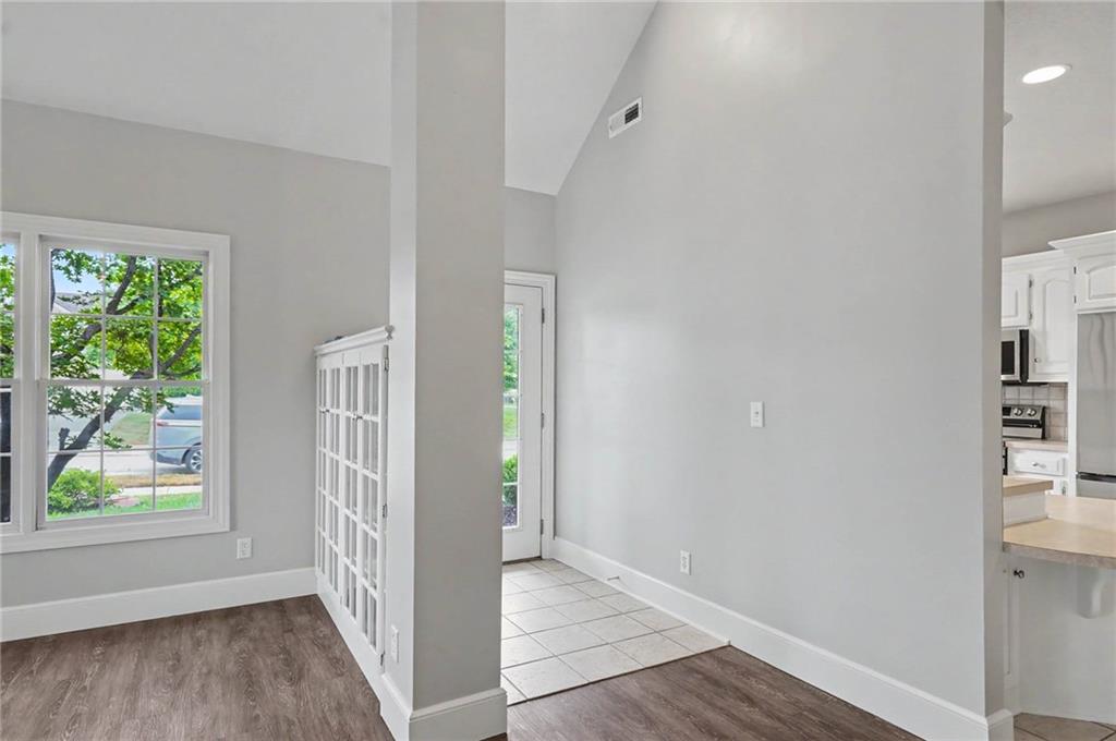 5933 Longleaf Circle Property Photo 8